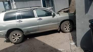 A picture of DISTRESS SALE TOYOTA HIGHLANDER SUV 4 PLUGS ENGINE COMPLETE BUY