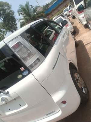 A picture of Toyota Sienta Model 2011 Fuel saving
