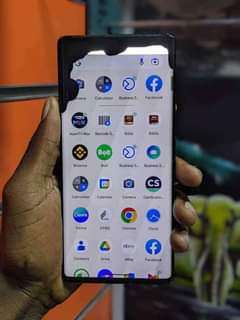 A picture of Google pixel 6 pro gb 128 ram 12 kipengele kioo