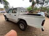 A picture of Toyota Hilux double cabin