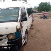 A picture of Toyota hummer 3 bus