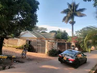 A picture of House on market location buziga 14 decimals contract me on