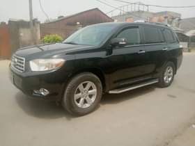 A picture of Sharp 2010 toyota Highlander First body Belgium grade Ac chills