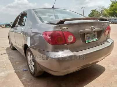 A picture of Toyota corolla urgent buyer please 3m call 08133312512