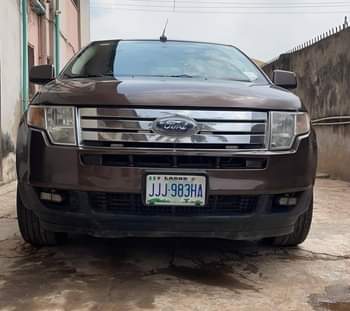 A picture of Ford Edge 08 model