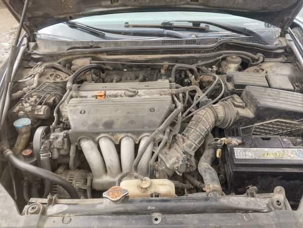 A picture of HONDA Accord EOD 4 plugs Engine perfectly ok Gear issues