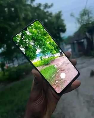 A picture of SAMSUNG A32 STORAGE 64GB CLEAN AS NEW ILA INA CRACKE