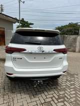 A picture of Inauzwaa fortuner 2022 bei ni 157M