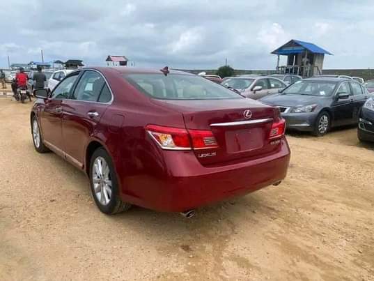 A picture of Lexus EX 350