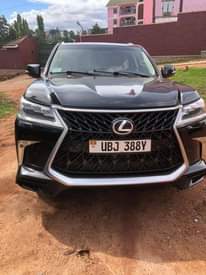 A picture of 2012 Lexus 570 4