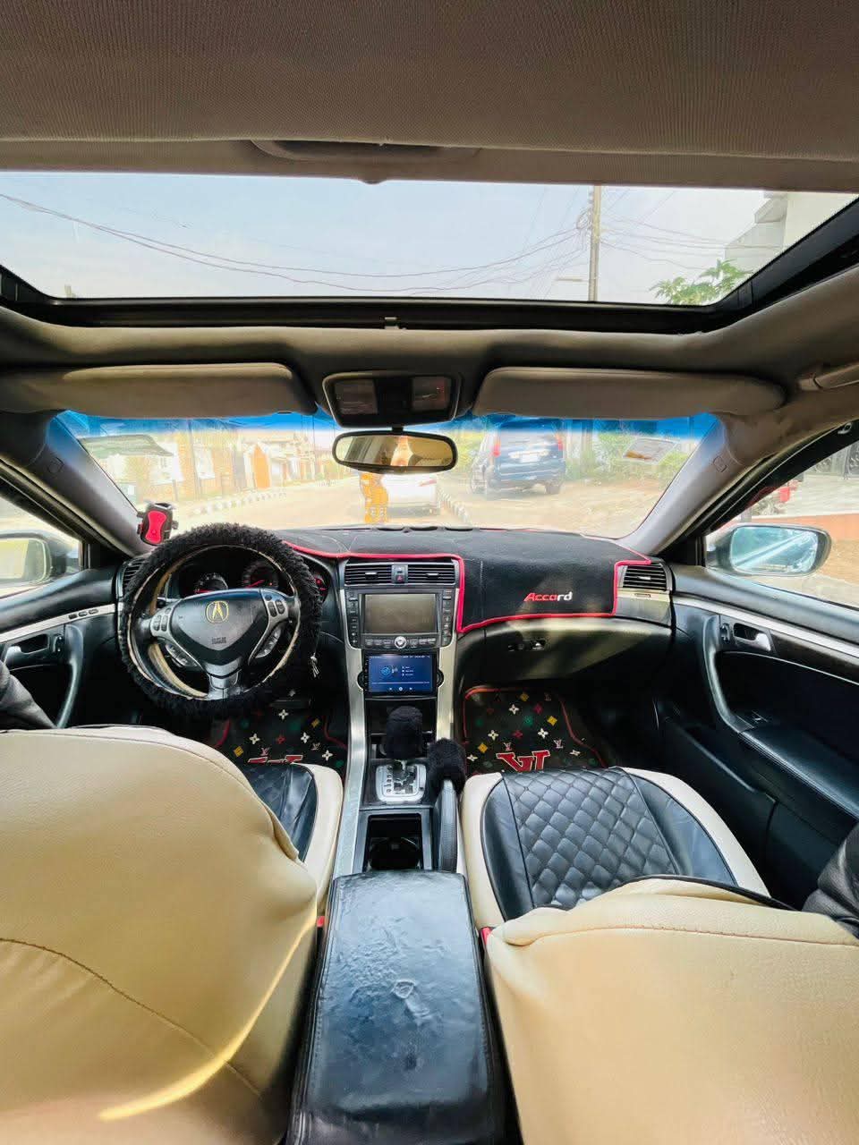 A picture of Acura tl