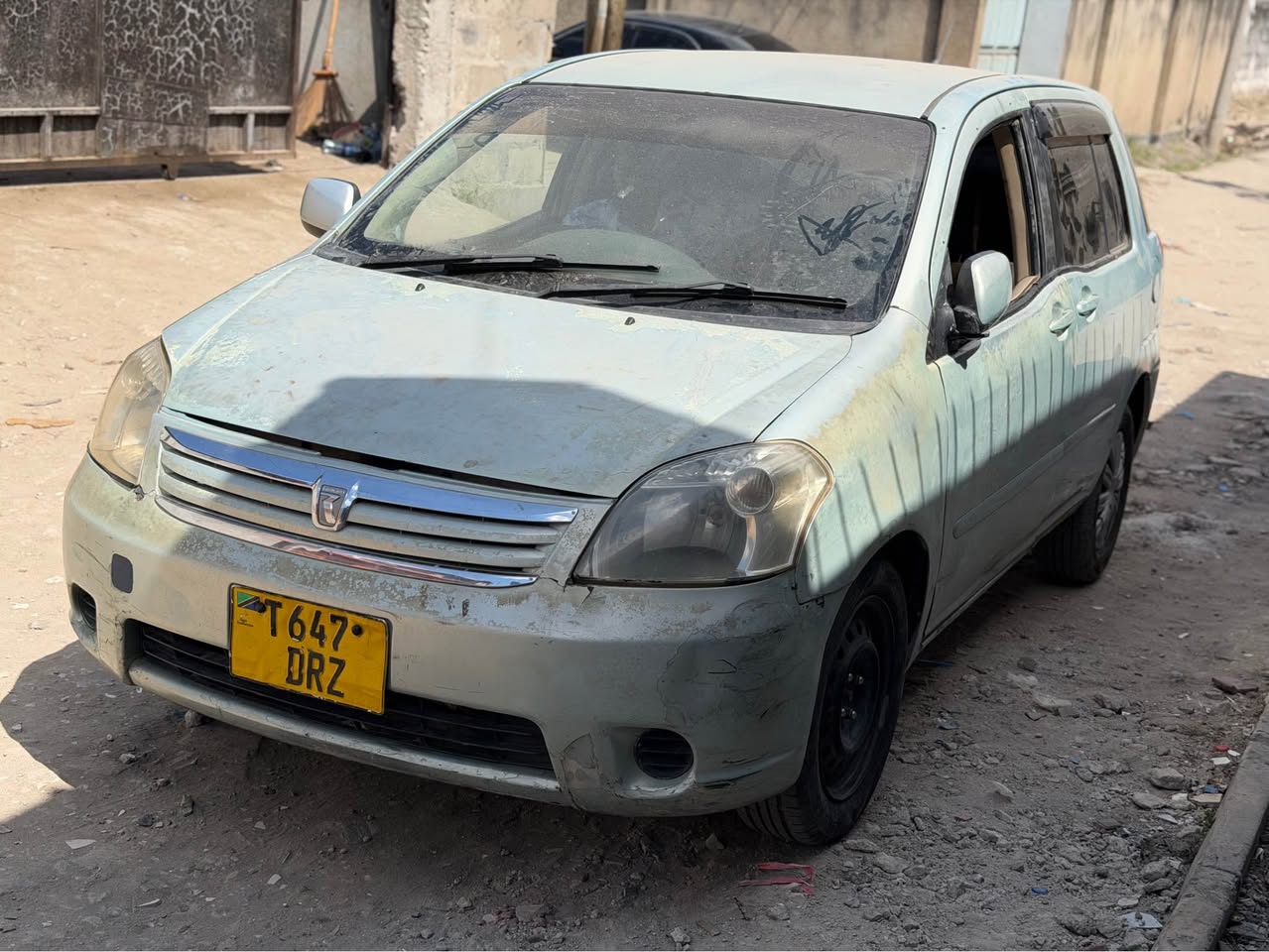 A picture of Toyota raum for sale