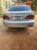A picture of Lexus Es330 with Tesla screen