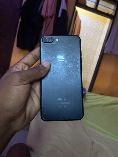 A picture of Iphone 7 plus 128GB