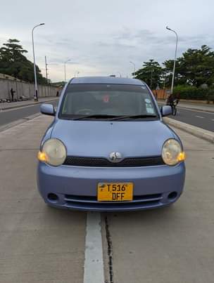 A picture of Toyota Sienta