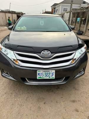 A picture of 2014 Toyota Venza full option with thumbstart and double panoramic