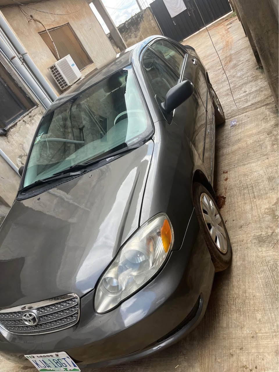 A picture of Toyota Corolla 2006 flash on first body