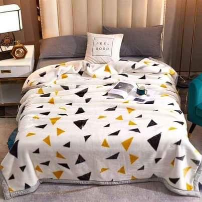 A picture of BLANKET SIZE 9X9 Kg 8 TSH 60 000 TU Call