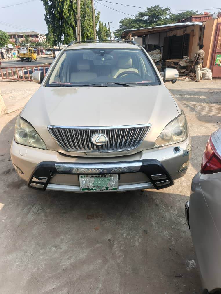 A picture of RX330