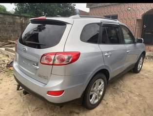 A picture of Hyundai santafe 2010