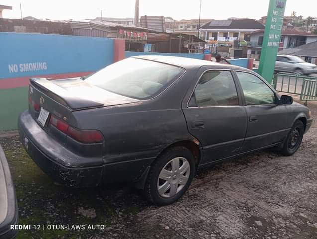 A picture of Toyota Camry First body 1999