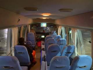 A picture of 2000 TOYOTA COASTER 4