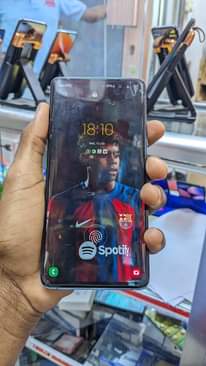 A picture of SAMSUNG S10 5G