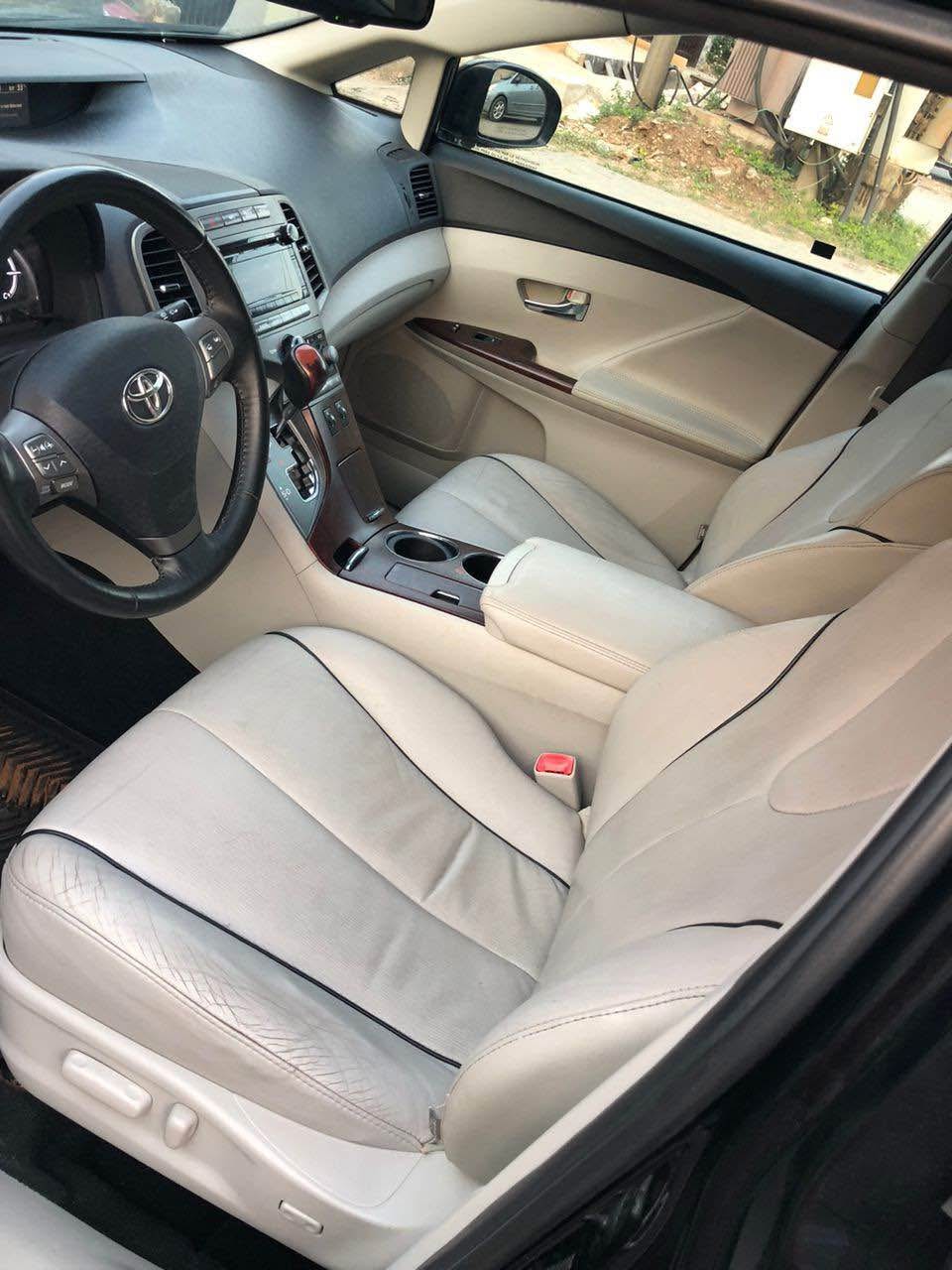 A picture of 2010 Toyota venza