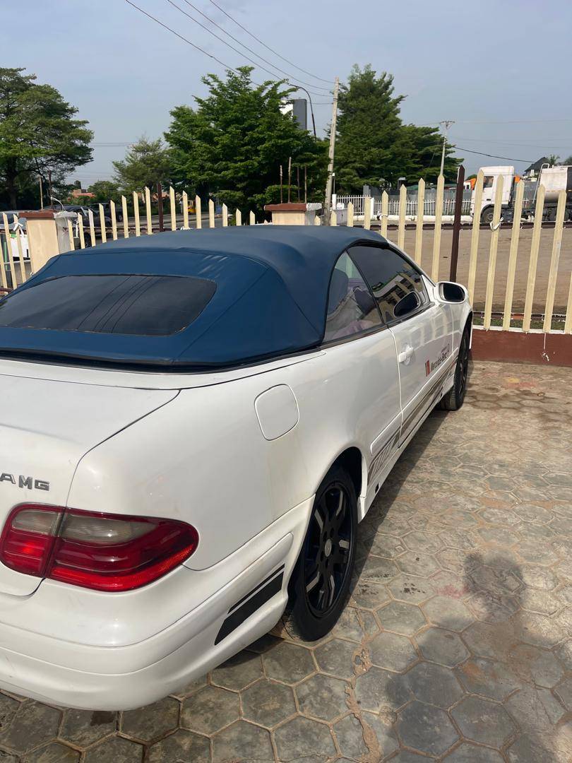 A picture of CLK 430 benz