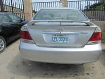 A picture of Camry 2004 and Corolla 2005 for sale