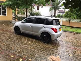 A picture of TOYOTA IST