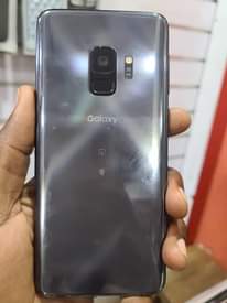 A picture of SAMSUNG S9 270000.