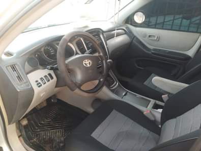 A picture of Neatly used Toyota Highlander for sale engine and gear is