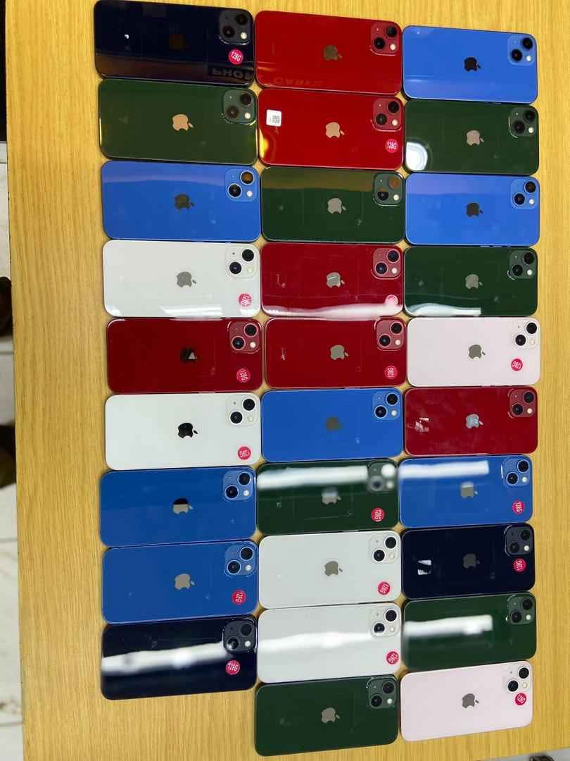 A picture of Iphone 12