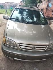 A picture of 2001 Toyota sienna clean Nigerian use everything is in perfect