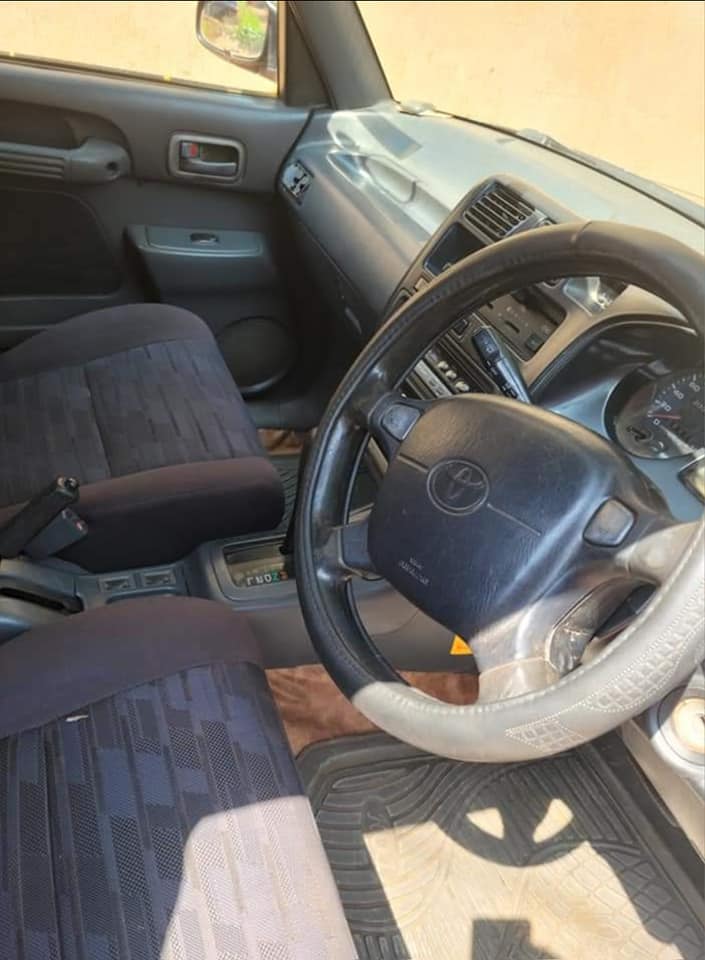 A picture of Rav4 1996
