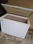 A picture of Nauza freezer kubwa feet 4 offer Lak 4 tu
