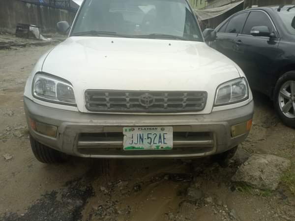 A picture of CLEAN TOYOTA RAV4 Sound V4 Engine Gear smooth Pure first