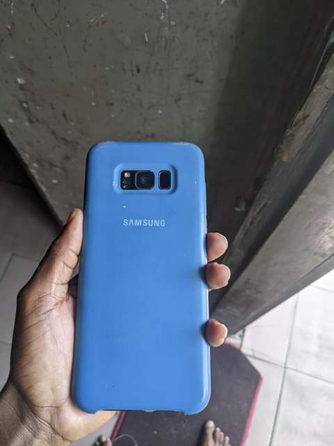 A picture of Samsung S8 plus