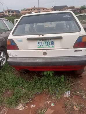 A picture of Volkswagen golf 2 manual transmission complete pure first body engine