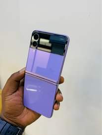 A picture of Galaxy Z Flip 3