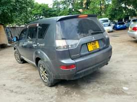 A picture of MITSUBISH OUTLANDER GOOD NEW FOR SELL 21M SO PLSEEEEE CALL