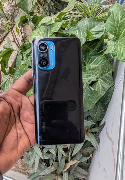 A picture of REDMI K40 5G Gaming 12g 6gb 256gb fingerprint camera moto