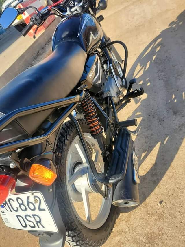 A picture of Boxer 125