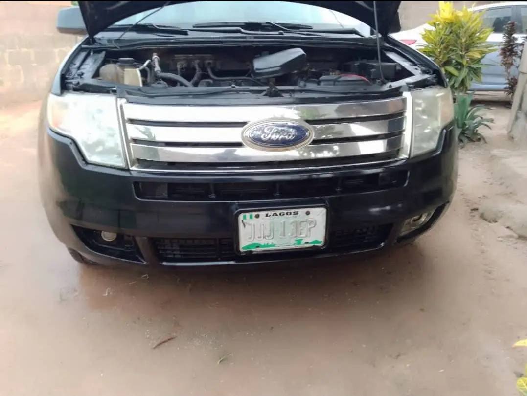 A picture of 2008 Ford Edge engine and gear perfect ac need attention