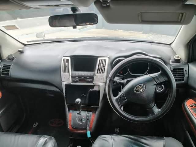 A picture of Toyota harrier
