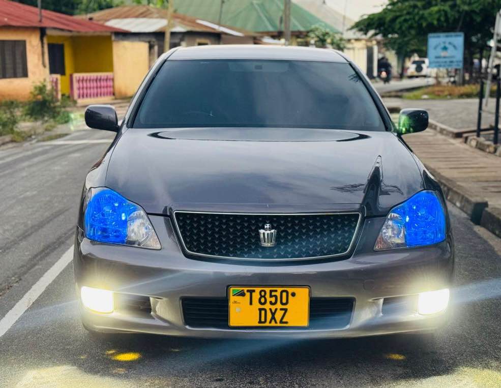 toyota crown