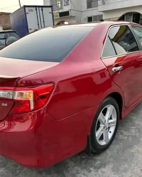 A picture of FOREIGN USED 2013 TOYOTA CAMRY SE Navigation System Reverse Camera