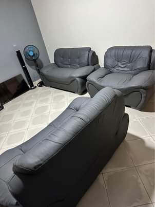A picture of Sofa set