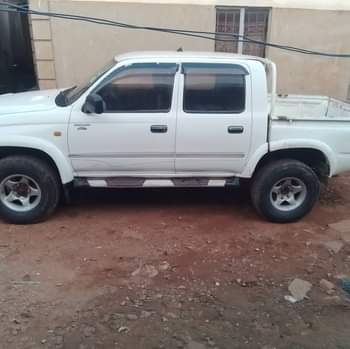 A picture of Hilux double cabin
